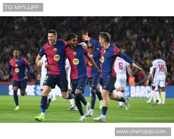 西甲激战巴萨逆转拜仁点球争议引发全场热议