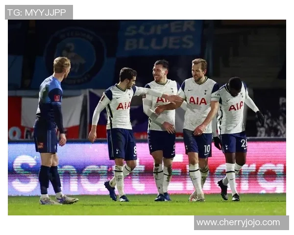 足总杯激战AC米兰大胜热刺红牌事件引发全场热议与转会传闻