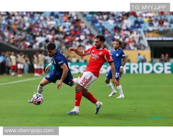 中超精彩对决本菲卡与莱比锡战成平局神扑瞬间引发全场热烈反响