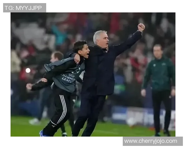 国王杯激战曼联与本菲卡平局点球大战引发全场热烈反响