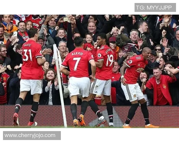 意甲激战:拜仁与利物浦战成平局乌龙球成比赛转折点分析 意甲激战:拜仁与利物浦战成平局乌龙球成比赛转折点分析