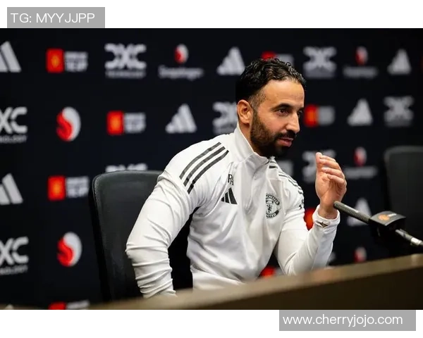 意甲精彩对决曼联与切尔西战成平局逆转瞬间点燃全场激情