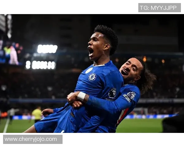 本菲卡狂胜切尔西5-1帽子戏法引发争议判罚全场沸腾 本菲卡狂胜切尔西5-1帽子戏法引发争议判罚全场沸腾