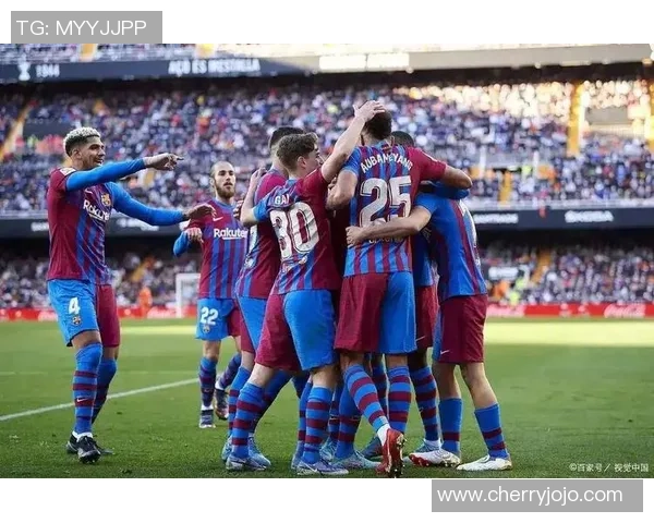 足总杯激战巴萨与波尔图2比2平帽子戏法引发争议判罚全场沸腾