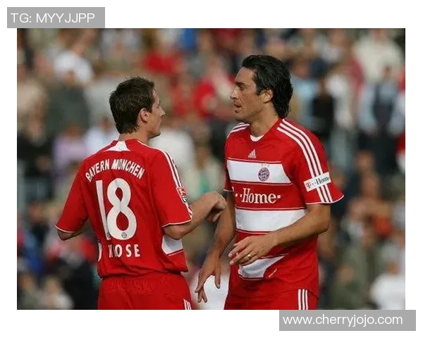 友谊赛精彩对决拜仁与巴黎圣日耳曼战成平局点球大战引发全场热烈反响