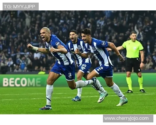 西甲激战：多特蒙德6-2大胜切尔西补时进球点燃全场激情